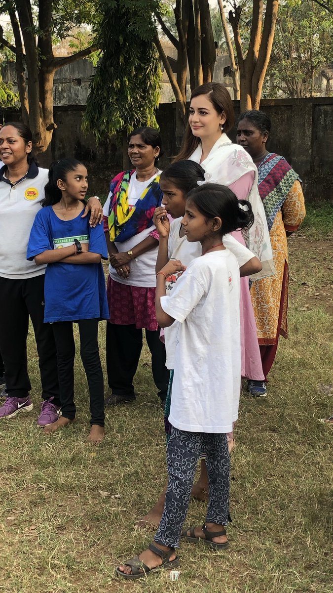 deespeak's tweet image. Such a wonderful time spent with these amazing children! Improving childhoods playing games and learning life skills. Can’t wait for
#magicbusmumbaibenefit! Thank you for the opportunity @AdhunaAkhtar #creatingmagic #magicbus