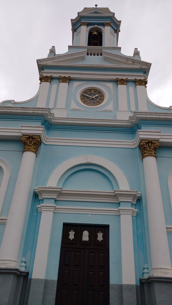 sonhosdeviagens's tweet photo. Igreja Matriz – Nossa Senhora do Rosário, bem no centro de Serra Negra uma linda igreja com várias pinturas no teto, com belos vitrais.#viajar #viagens #aguasdelindoia #circuitodasaguas #montesiao #serranegra #socorro #socorrosp https://t.co/oqHiXdsMLe https://t.co/CcsxiguJqw
