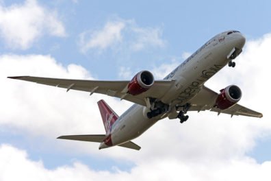 Prior2Board's tweet photo. Virgin Atlantic Flight 10 Feet From Colliding with Drone Over London - https://t.co/99y1iLIPxR via @TheWinglet https://t.co/XfYwccKmsG