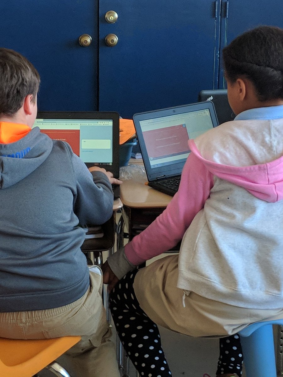 wymomteach's tweet photo. Using @PearDeck for student engagement in Math today. The students absolutely love it! Thank you @PearDeck for the awesome #googleaddon #seabrookbobcats @jamie_royster https://t.co/mfr8kScmZY