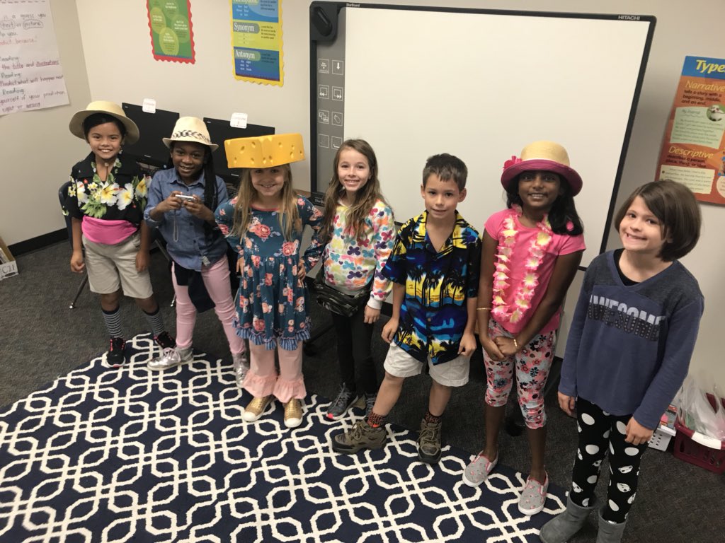 welshans_e's tweet photo. Today we are tacky tourists because it’s TACKY to do drugs! #RedRibbonWeek @FrankKISD https://t.co/JYJEBbUTzN