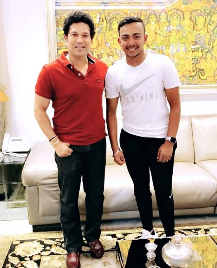 MehulGohil_'s tweet photo. Master Blaster Sachin Tendulkar With Future Master Blaster Prithvi Shaw...
#MenBlue #TeamIndia #Cricket https://t.co/wWuF9vJjw9