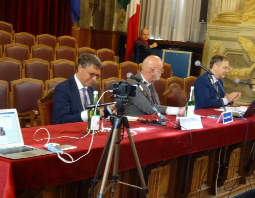 LegacoopLiguria's tweet photo. Dal Tour della Legalità alle Lezioni sulla Legalità. Cantone spiega corruzione e anticorruzione.
Con @sandrofrega @GianGranero https://t.co/VOt6LbY2Tx