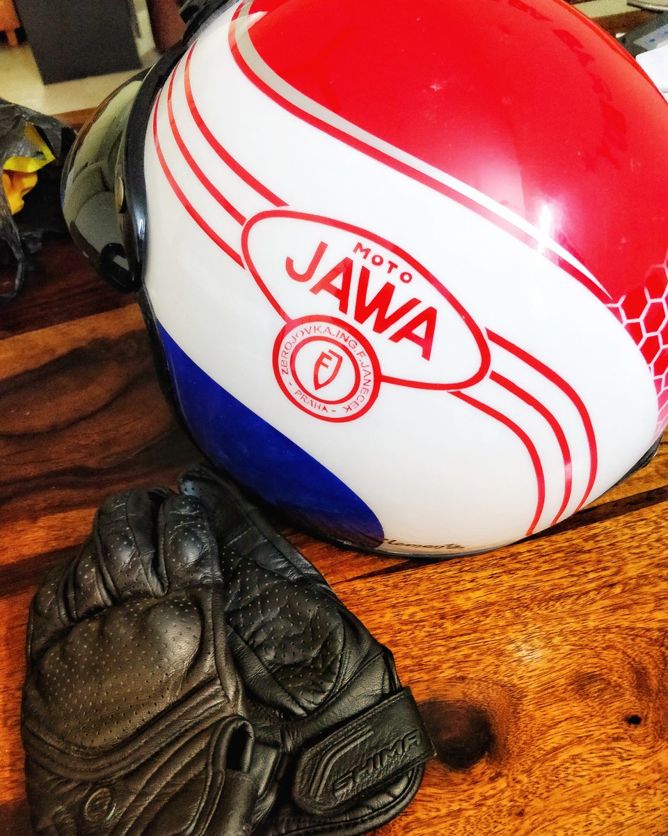 My helmet and Shima gloves are ready for the 15th of November.

#jawamotocycles #jawa #JustJawa #JawasOfIndia #madeinindia🇮🇳 #Rebirth #2toilkikasam #FRM2019 #officialBJYMC #JawaArmy #MotoJawa #JawaMoto #shimaindia