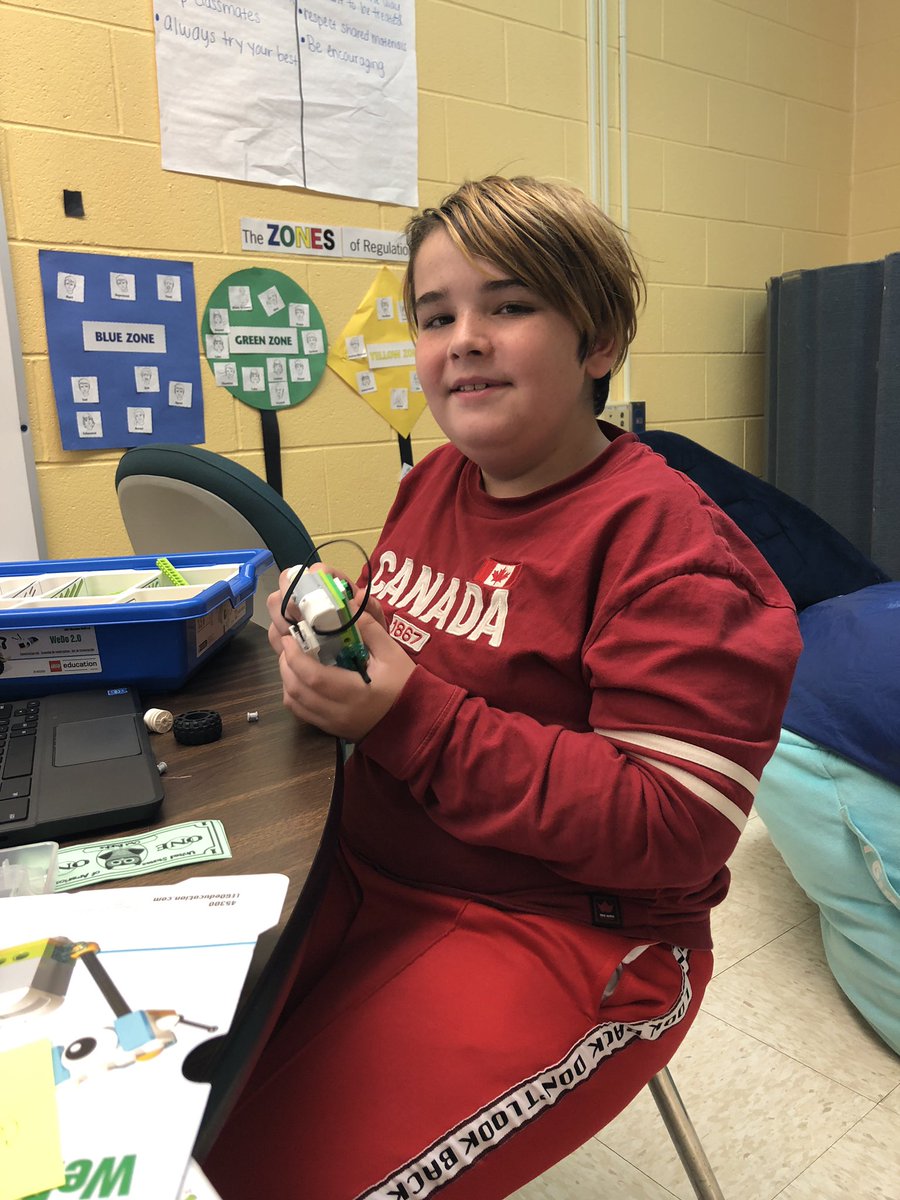 OwlWcsd's tweet photo. 4th and 5th graders loving the LEGO WeDo 2.0! #JoyfullyEngaged https://t.co/yKncIM9qWe