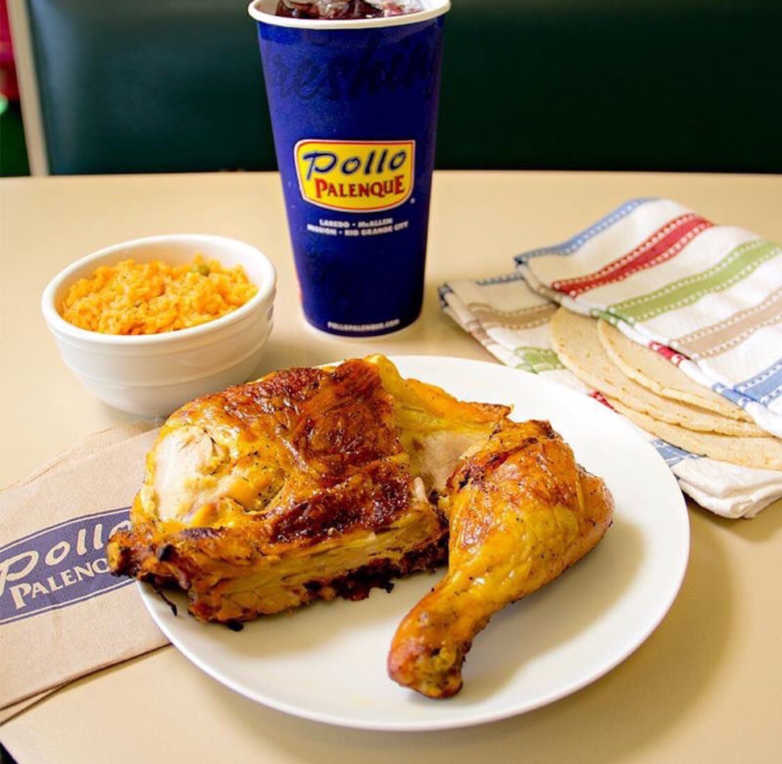 PolloPalenque's tweet photo. What’s for lunch? 🍗
Pollo Palenque is the answer! 👌🏽
#PolloPalenque...Grilled is better!
¿Que vas a almorzar? 🍗
¡Pollo Palenque es la respuesta! 👌🏽
@PolloPalenque...¡A la Parrilla es Mejor! https://t.co/QTlrjD4tVn
