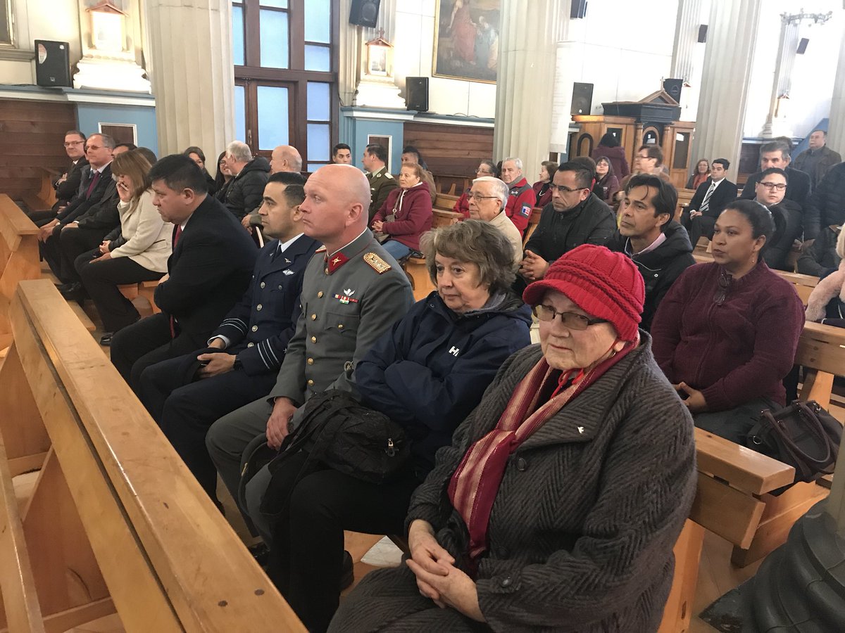 Acompañando a intendenta (s) @LeticiaTOK en la celebración de los 175 años de la provincia de #Llanquihue #ChileLoHacemosTodos <a href="/GPLLanquihue/">Gob. Llanquihue</a> @seremi_10 <a href="/alex_meeder/">Alex Richard Meeder</a> <a href="/RegCivil_Chile/">Registro Civil e Identificación - Chile</a>