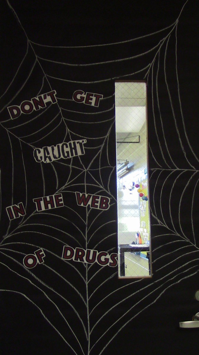 BookTime46's tweet photo. It's Red Ribbon Week 2018! GMS is celebrating all week! Starting with door decorating! #RedRibbonWeek #onedistrictonedirection @d46webmaster https://t.co/aDEPvnvtEa