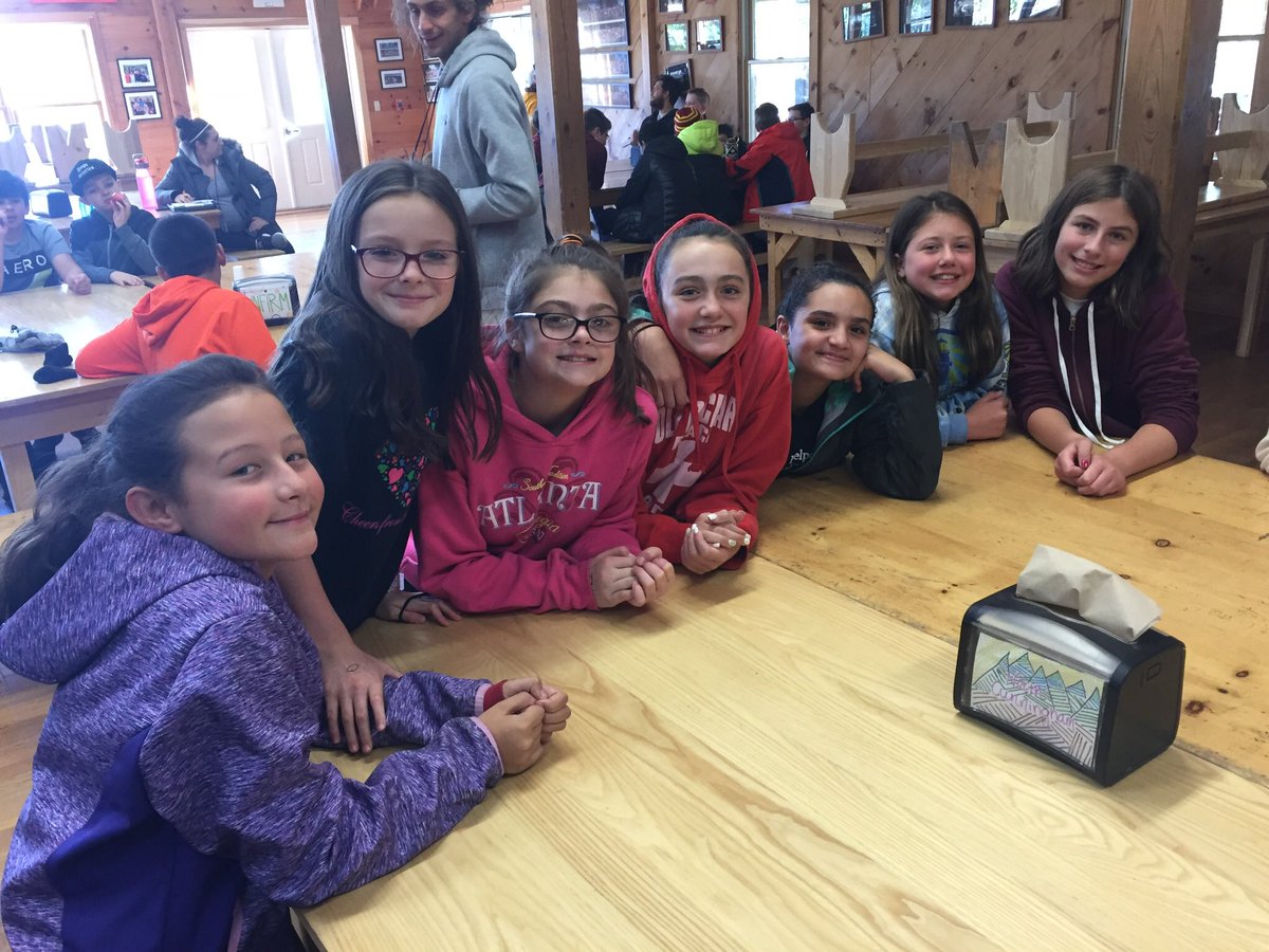 squad6_OOB's tweet photo. We are here and SUPER EXCITED!!! #oobschools #kieve https://t.co/YBlNud0Ngn