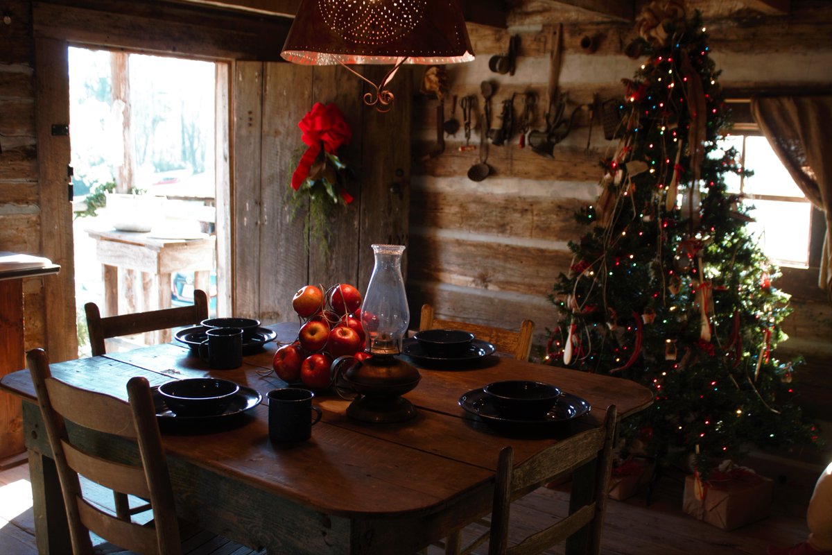 louiselenz93241's tweet photo. Christmas in the Country, annual event, at the LaGrange College Site Park is Nov. 16-17-18 2018 10AM-4PM  the event is FREE contact: Colbert County Tourism for details or Alabama Mountain Lakes  for additional information https://t.co/FQ9YdUNqJZ