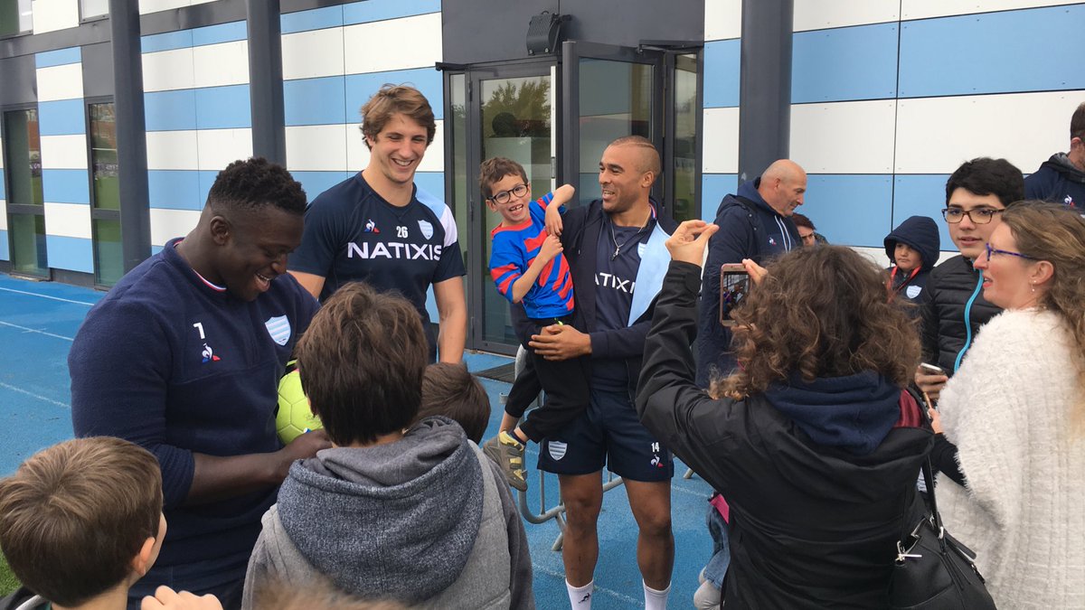 racing92's tweet image. 👦🏻👧🏼 Aujourd’hui nous avons reçu l’@Assopetitcoeur pour suivre l’entraînement.

Beau moment de partage entre ces grands et petits enfants 👶

#RacingFamily