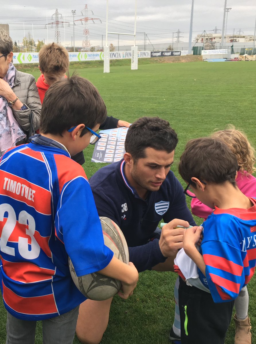racing92's tweet image. 👦🏻👧🏼 Aujourd’hui nous avons reçu l’@Assopetitcoeur pour suivre l’entraînement.

Beau moment de partage entre ces grands et petits enfants 👶

#RacingFamily