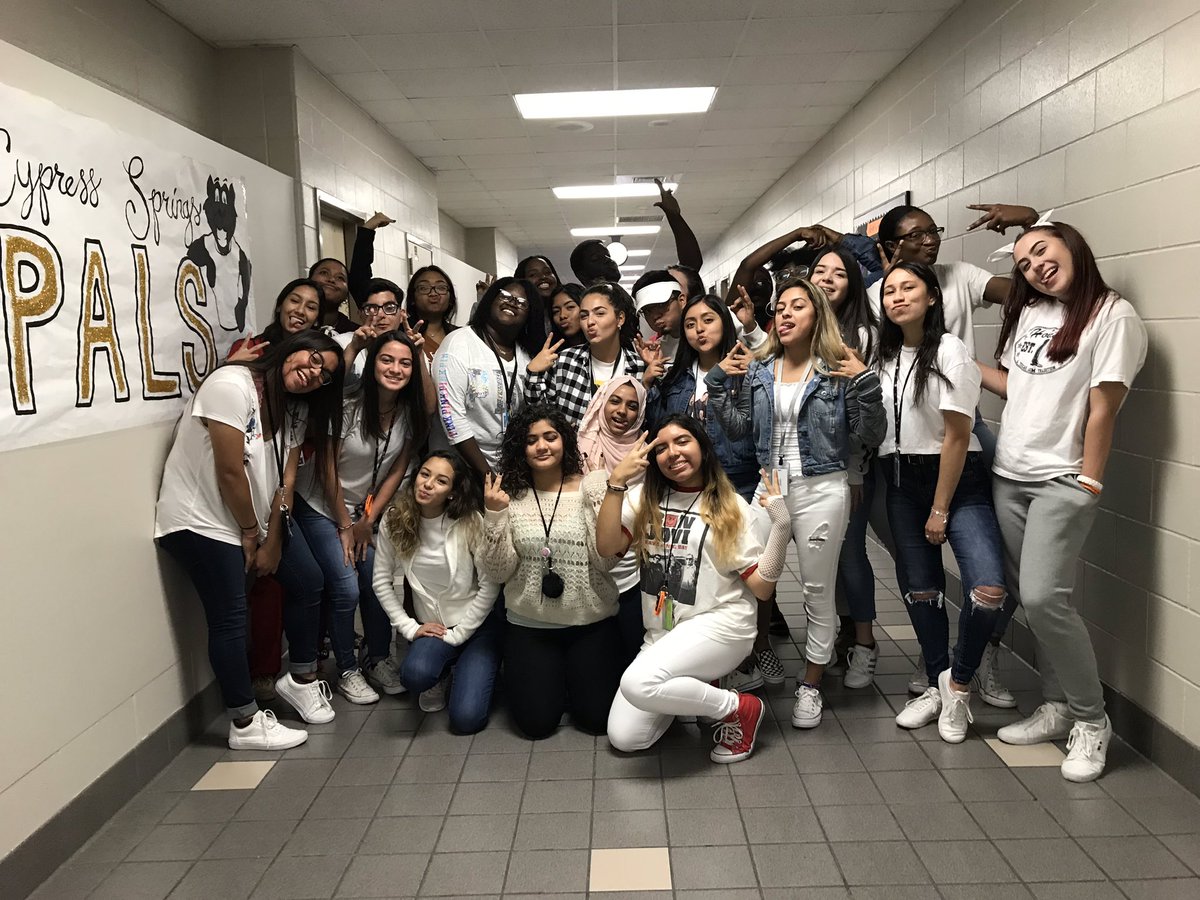 LadyTJ220's tweet photo. Make No Mistakes: White Out Drugs! #CySpringsHS #PALS #redribbonweek2018 https://t.co/OHRWrkRlxi