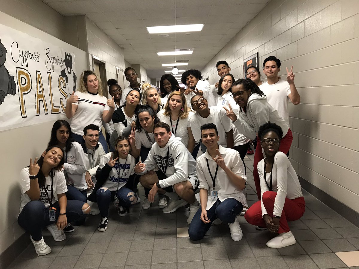 LadyTJ220's tweet photo. Make No Mistakes: White Out Drugs! #CySpringsHS #PALS #redribbonweek2018 https://t.co/OHRWrkRlxi