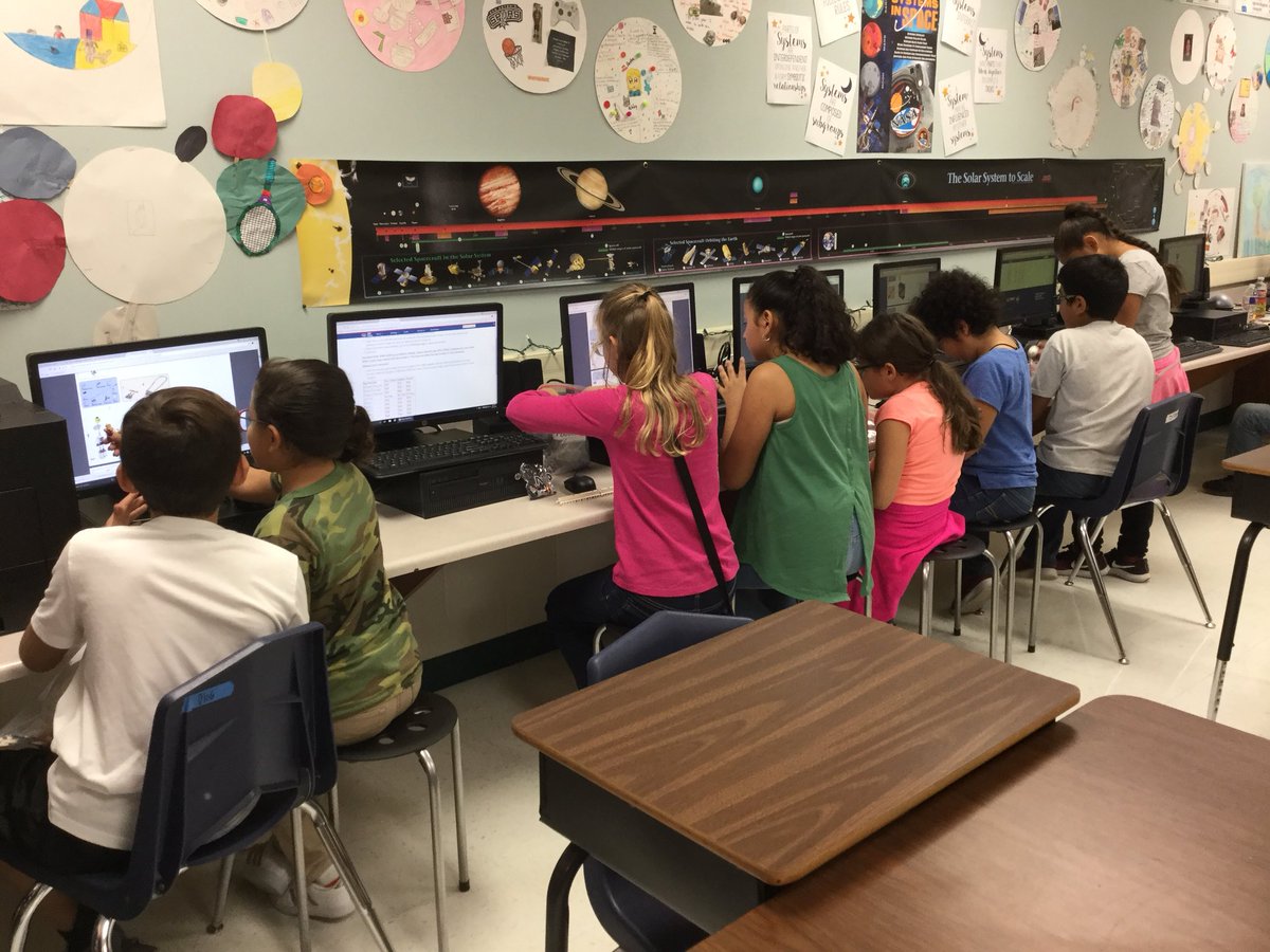 brendasaldana77's tweet image. Robotics team hard at work assembling the Mission Models! #nisdrobotics #NISDBurke @SandovalALPHA1