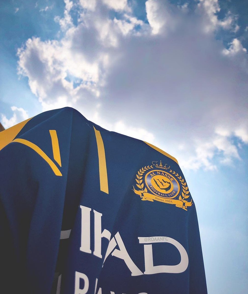 عندما تتكلم عن أكبر قارة بالعالم لابد أن تتذكر أول #عالمي فيها وبالتأكيد ستجد خلف العالمي الآمة النصراوية تصنع الحدث ،وتترك الحديث .
#النصر_الاقوي_تاثيرا_في_اسيا