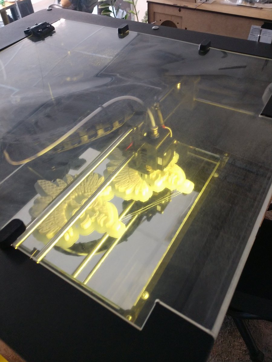Eurekaria's tweet photo. Saindo do forno. Digo, da impressora 3D. https://t.co/8IBQcFUbHU