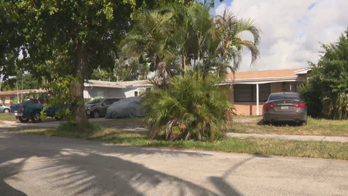 16-year-old shot in leg in Miami Gardens, police say bit.ly/2JbygVb?utm_so… https://t.co/Fs8qY2n68V