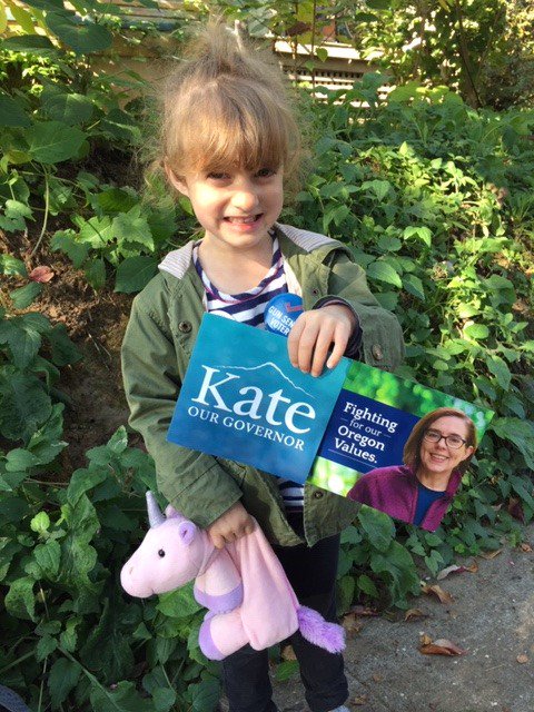 pdxceleste's tweet photo. This weekend I taught my daughter how to Get Out the Vote and encouraged voters to turn out for @KateBrownforOR so our state can take bold action on climate change. Pinky the unicorn helped too. #IVoteClimate #knocktalkwin #startthemyoung https://t.co/JI6RoJfpeI