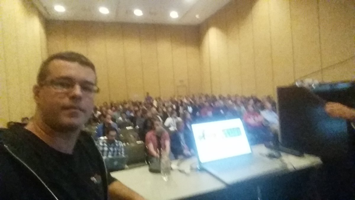 zsevarac's tweet photo. Full room at Intro to #MachineLeaning for #java developers session with @frankgreco #CodeOne #ShowUsYourCode https://t.co/b2VYMoqddL