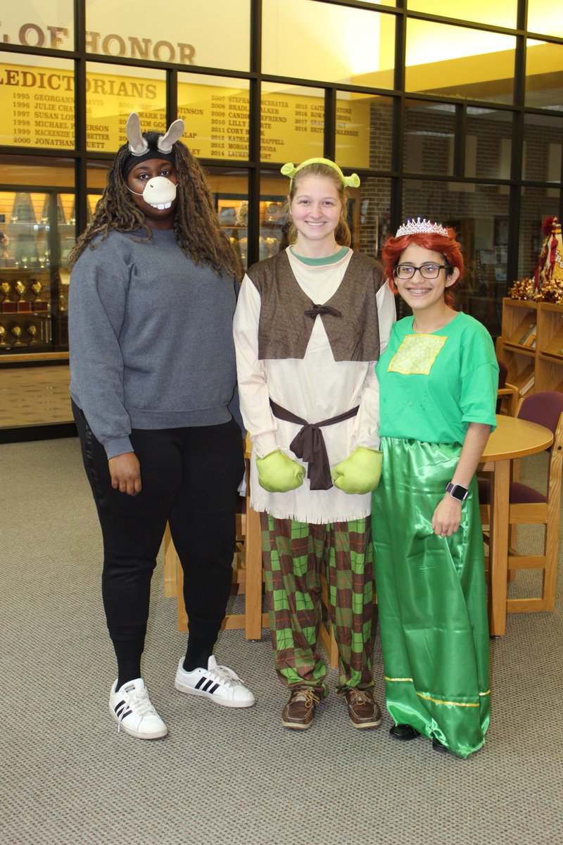 FISD_Eagles's tweet photo. Masquerade Monday! https://t.co/6Co0Uu1yMZ