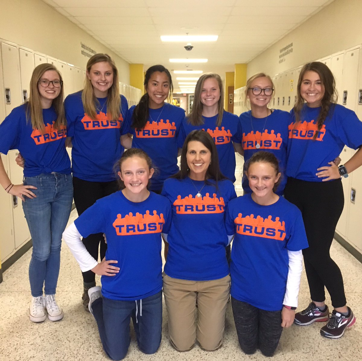 GtownMrsB's tweet image. Lots of love for Project Trust today at school! Loved seeing all of the blue &amp;amp; orange all over the school! #gtownway #projecttrust 💙🧡