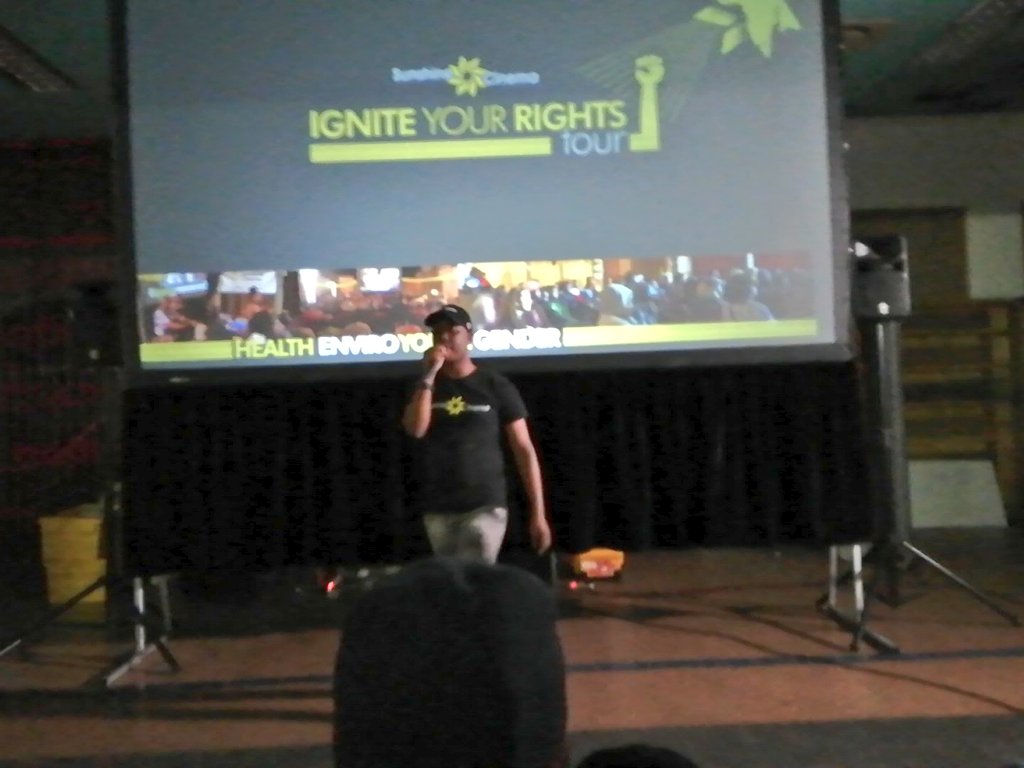 Rachely_Math's tweet photo. @Tebzen of #GLFM in Lebowakgomo shares the background of the film #WhisperingTruthToPower, the story of @ThuliMadonsela3 that is being showcased by @SunshineCinema in hopes to #igniteYourRights and #SparkConversations. Cc @MissHerbacks @OfficialAmor_K https://t.co/k1frFV7hvt