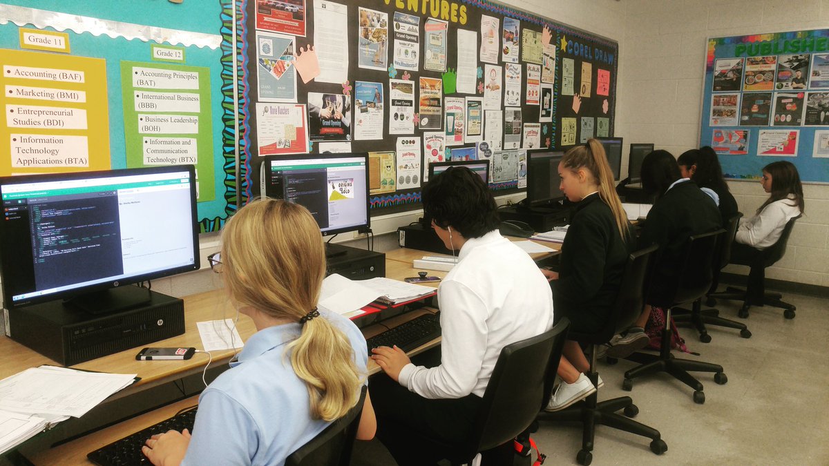 eeekovacs's tweet image. My grade 9s started coding their element websites on @codewiththimble. I could not be more proud of they persevered and helped each other. 💻
Thanks to @learningcode for giving me the skills to pass along to my students!
@WCDSBNewswire #wcdsbinnovate #teacherslearningcode