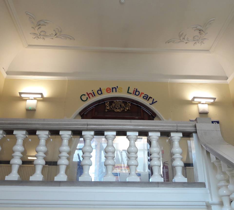 StorytimewithAC's tweet photo. And now... Hello #ChelseaLibrary! 💫

@StorytimewithAC coming to #Chelsea #TOMORROW 

Join me at 11am for more circus storytelling action: https://t.co/ETcBzTxY4Z
 
Woohoo! 🤡

#FreeKidsEvents #LondonLibraries #kidsactivities #Library #FamilyEvents @musicaudiostory #Storytelling https://t.co/kADBaSZ5xv