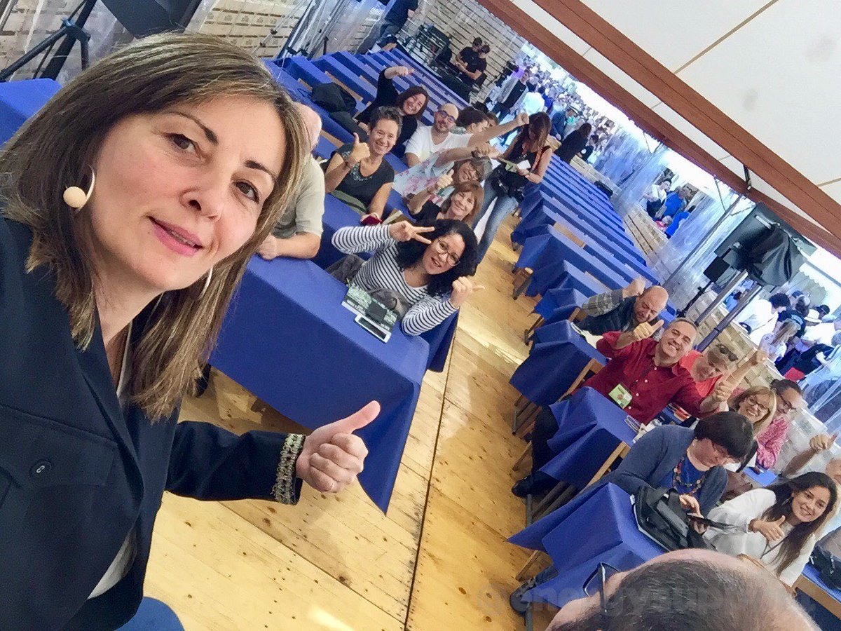 EnergySupport's tweet photo. Si te perdiste🗣Menos influencers de postureo y más comunicadores #demercados April’s, Silvia, Óscar, Joan, Sandra Moderador @xagullo
Si et vas perdre🗣Menys influencers de postureo i més comunicadors #demercats▶️ https://t.co/FaKi0dcfBY Aula #MercatdeMercats 21oct @MercatsBCN🙏🏻 https://t.co/qxkmqdymxg
