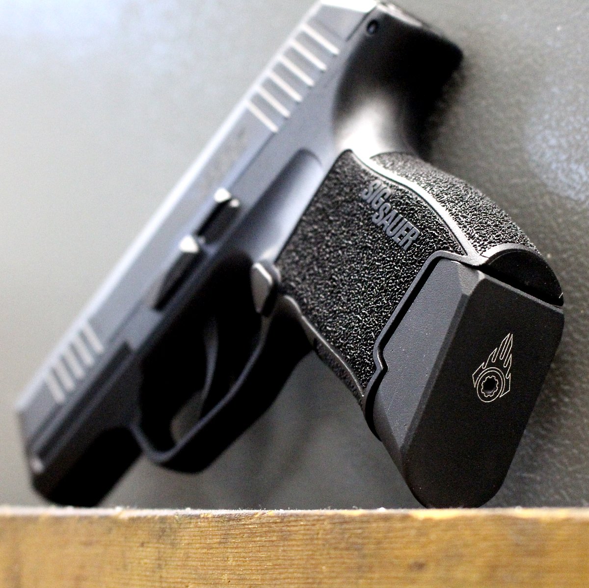 ObsidianArms's tweet photo. How often do you carry?
P365 24/7...
#obsidianarms #p365 #sigp365 #sigsauer #sigsauerp365 #edc #everydaycarry #appendixcarry #pocketcarry #pocketdump #pistol #9mm #9x19 #9x19mm #2a #concealcarry #ccw #permittocarry #carryeveryday #pocketpistol #protection #alwayssafe https://t.co/z51lKeCqip