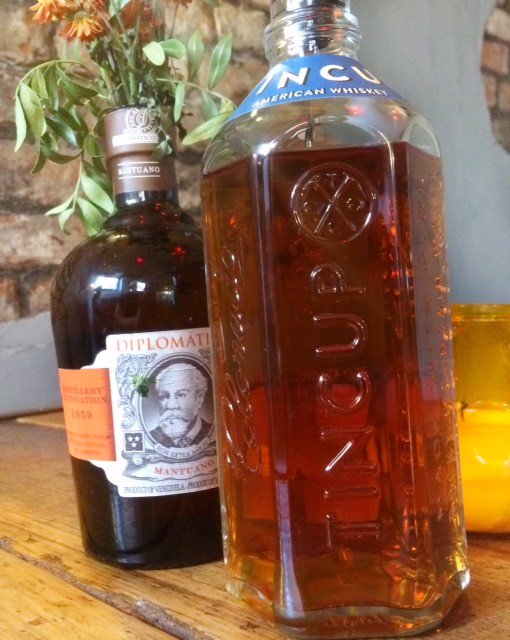 GuiltyBA1's tweet photo. TINCUP is a classic American #whiskey which has been cut with rocky mountain water. TINCUP has a #bourbon style profile with a bold and spicy finish. 🥃

#americanwhiskey https://t.co/nLROyH74bW