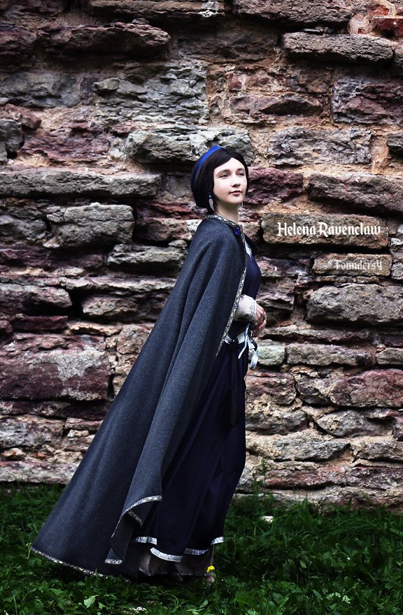 GreatFounders4's tweet photo. Helena Ravenclaw was like the Princess of Ravenclaw House. And the whole Hogwarts, perhaps...👑
#Founders4 #Ravenclaw #HelenaRavenclaw #GreyLady https://t.co/nQkYdpeUji