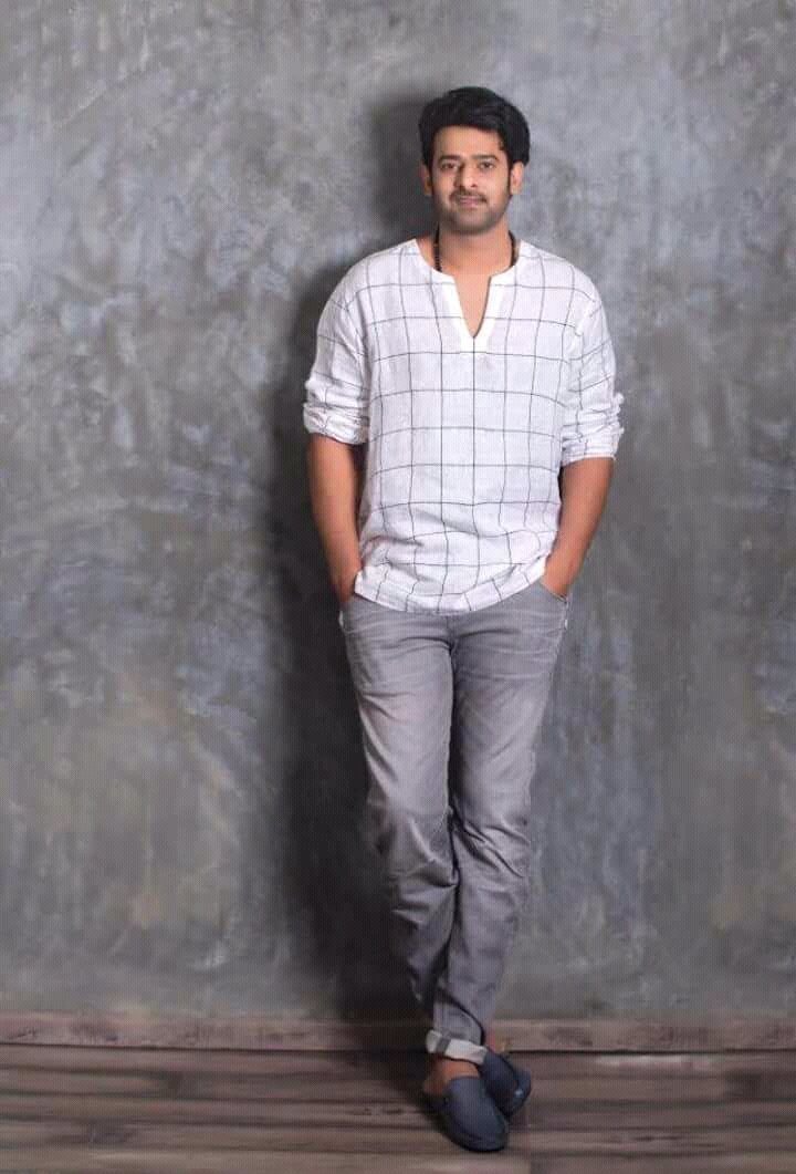 imsreenivass's tweet photo. Stylish Icon
#HappyBirthdayPrabhas https://t.co/AaFXvFeohY