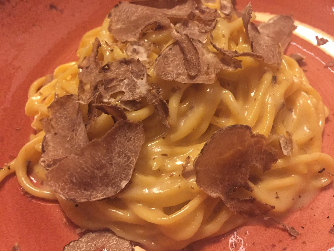 SanLorenzoDC's tweet photo. Our #SanLorenzoSunday #TruffleDinner last night was DELIZIOSO! Diners enjoyed 4 courses that included #scallops #beeftartare #taglierini #risotto #lambchops #seabass and #tiramisu, all featuring shaved white or black #truffles! #italianfood #DC #SanLorenzoDC https://t.co/EarFhWviUN