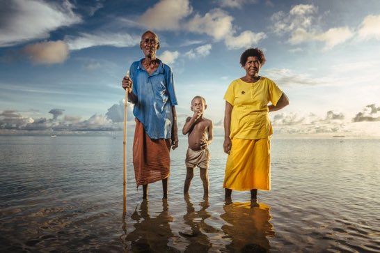 UNmigration's tweet image. In 2017, 18.8 million people were newly displaced due to disasters and #ClimateChange. 

That’s 1,500,000 people every month. 

50,000 every day. 

2,000 every hour. 

33 every minute.