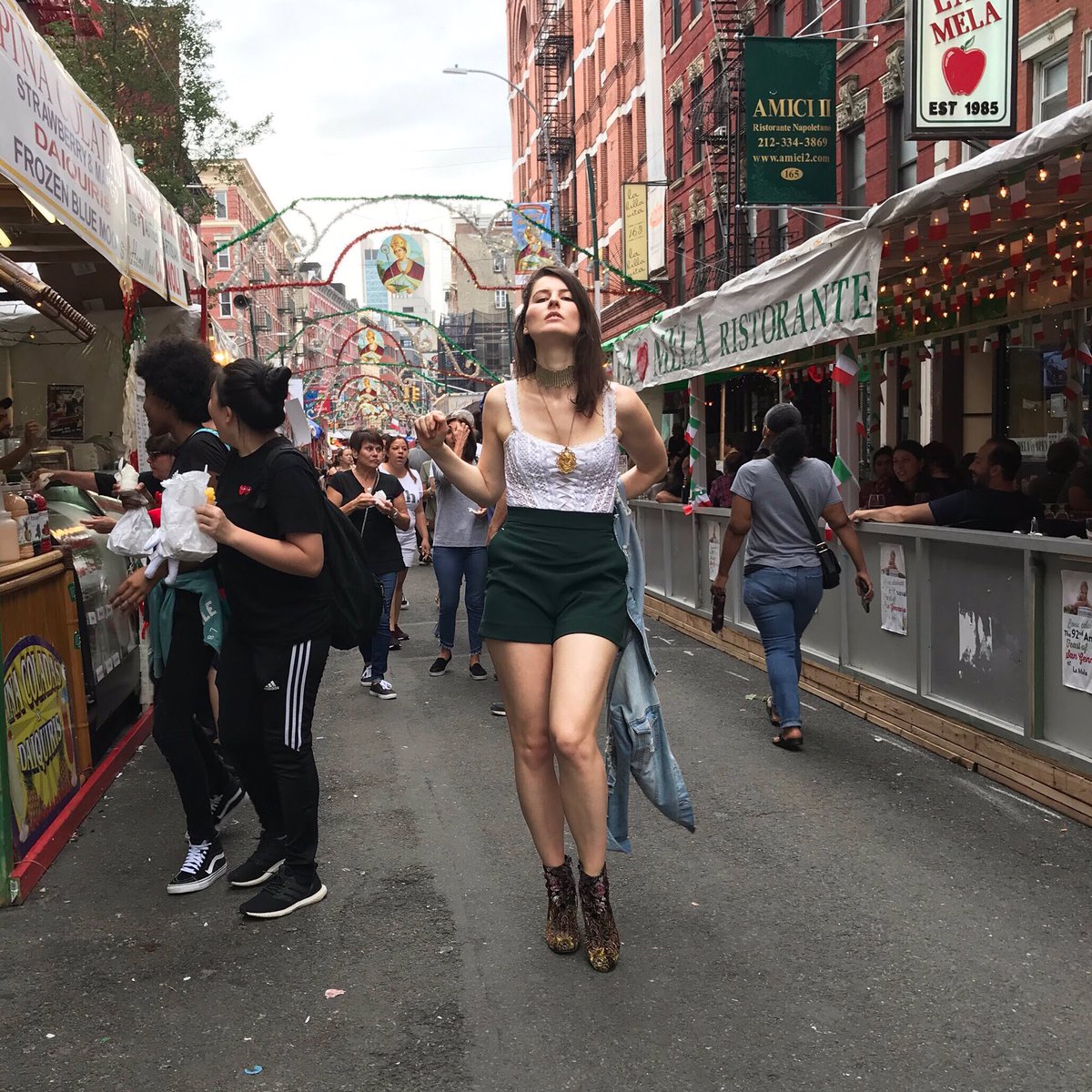 Found a few more San Genero moments..🇮🇹🔥 #Italylover #newyorkstreets #cityscapesnyc #recordingartist #adayinthelife