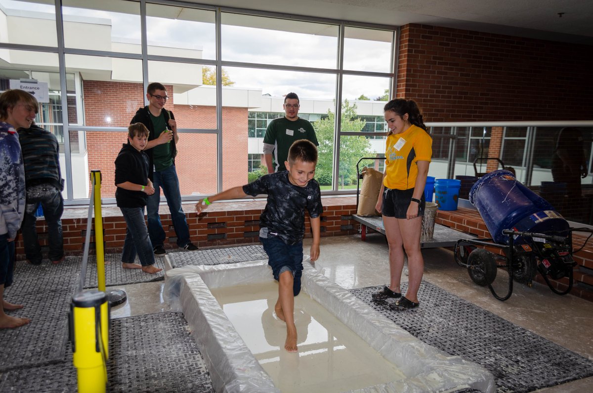 MindTrekkers's tweet photo. Check out these great moments from the Dow Great Lakes Bay STEM Festival earlier this month! View the whole album at: https://t.co/vIhyX6YqdT https://t.co/dLa6fJnhUx