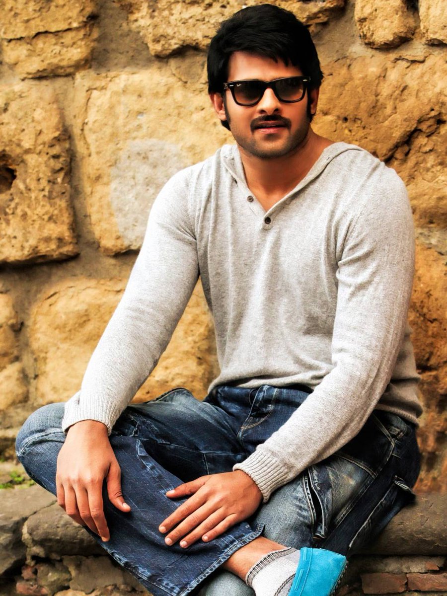sreenikethsree's tweet photo. Young Rebel Star😘😍#HappyBirthdayPrabhas https://t.co/RMqpGbmDld