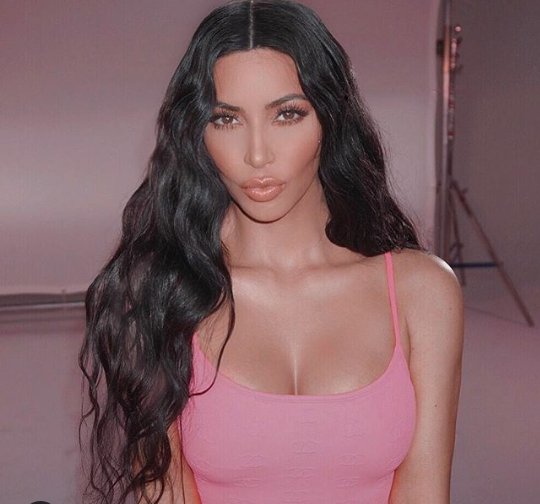 Happy Birthday Kim La espectacular y polémica mujer kim kardashian cumplió 38 años de vida. 