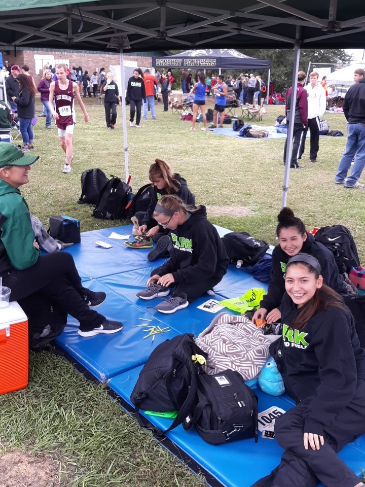 CoachCookKPHS's tweet photo. The calm before the storm! Let's go Ladies!!!! #1sttweetever #whatdoesahashtagdo @KParkGirlsXC_TF https://t.co/Ec9fNGvmjb