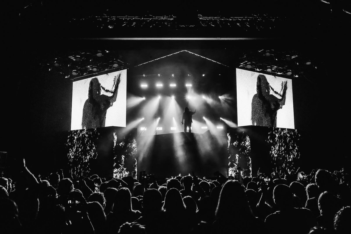 russdiemon's tweet photo. MSG #ZOO

📷 : @Raiamarialaura https://t.co/RIM9Zg06zI
