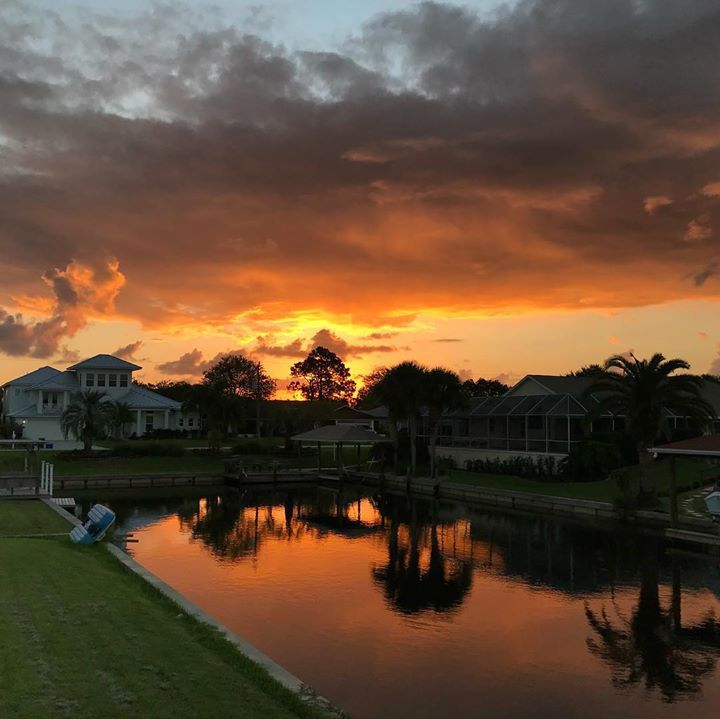 bchfishingcarts's tweet photo. Love our sunrises on the water! #beachcarts #fishingcarts #beachfishingcarts #floridalife #lifeonthewater #floridasunrise #surffishing https://t.co/siqTH4kMBK