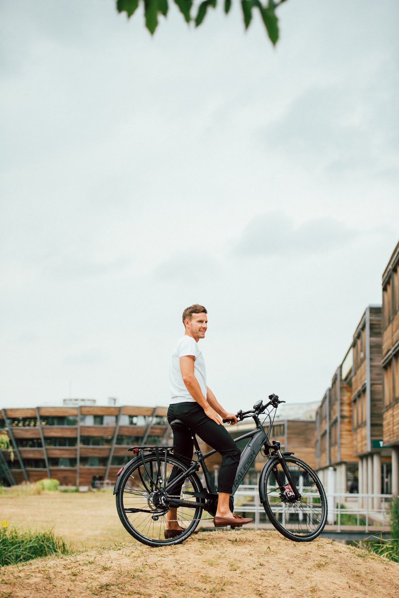 The Centros has a choice of frame styles; low step and crossbar frame, these options are tailored to suit your riding preference, each style features the sleek design with internally routed cables.
bit.ly/2IEsAD6