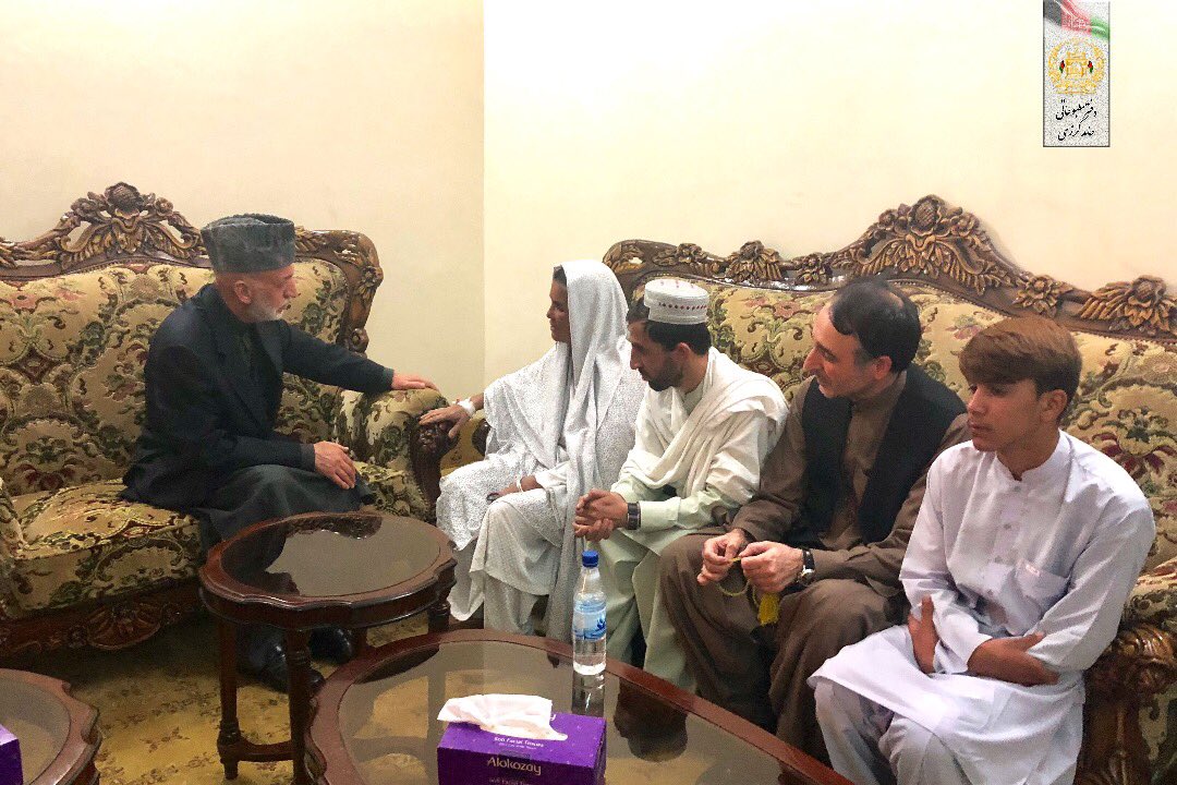 KarzaiH's tweet photo. Hamid Karzai and colleagues visited #Kandahar to extend his deepest condolences on the tragic loss of Shaheed General Raziq. Paying tributes to the shaheed general for his services, former President said, “General Raziq paid an ultimate sacrifice to protect our people &amp; country”. https://t.co/OvHnyzkfp5