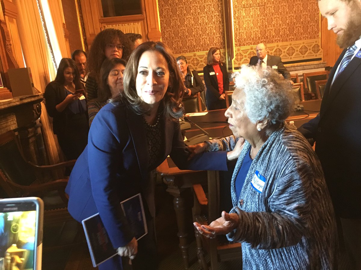 88-yr-old Des Moines activist Mary Campos tells <a href="/KamalaHarris/">Kamala Harris</a> that in politics, “there’s nothing that can replace a phone call or a knock on the door.” Good advice for #Iowa