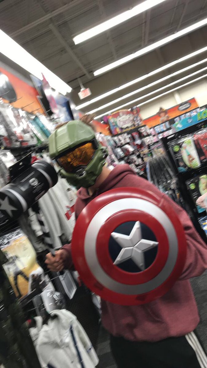 mtornetta77's tweet photo. choose your fighter https://t.co/cZBSRg4Mgq