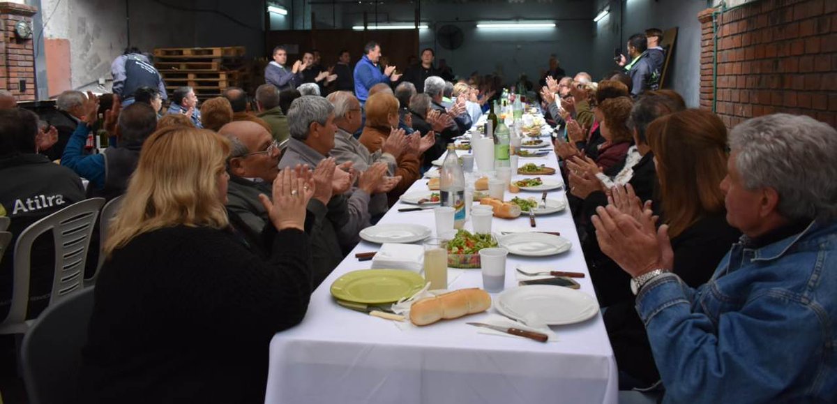 Atilra_Capital's tweet photo. Agasajo a los jubilados de nuestra Seccional Capital Federal
#CompartimosLaNotaDeLaJornada

https://t.co/RUoCE6ndZN https://t.co/Ium0CmYM8T