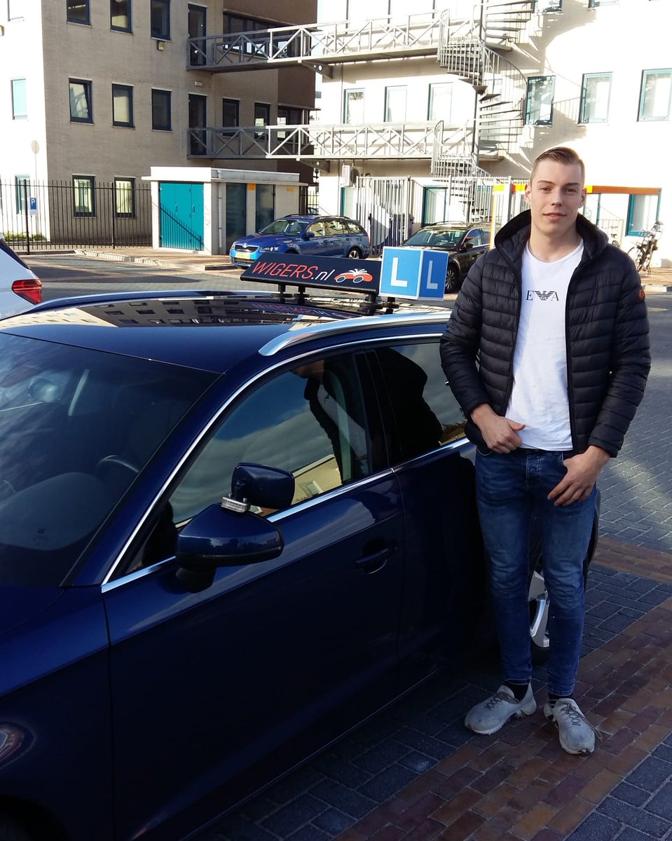 RijschoolWigers's tweet photo. Jack Oosting haalde vandaag zijn rijbewijs bij @RijschoolWigers met hulp van Rijschool Alkema omdat Wim Joling een operatie had moeten ondergaan en hem niet kon begeleiden. Met dank aan Marco Alkema en de skills van Jack zelf: Rijbewijs gehaald!😀 https://t.co/mpBYVivEMQ