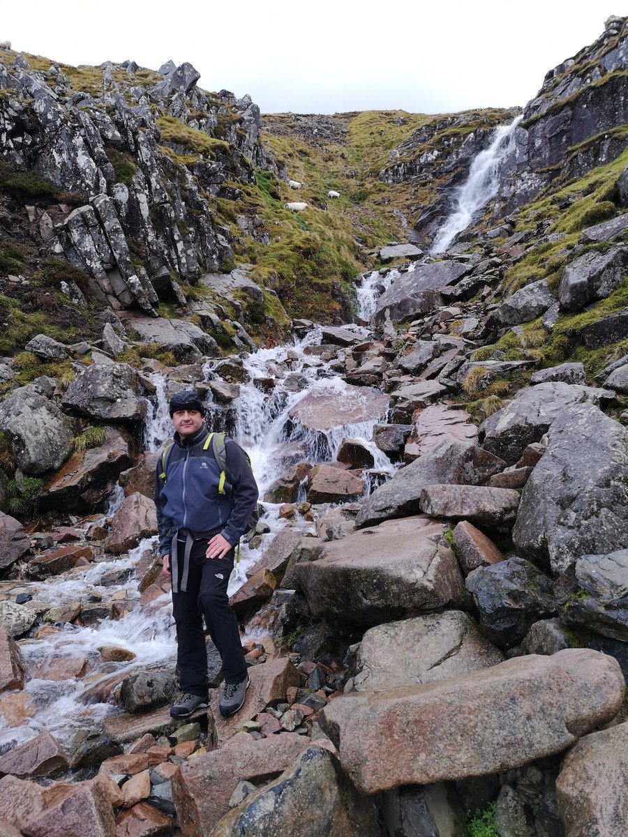 BatleyPeter's tweet photo. Could this be the highest ever RCMO HOTO? Great to share a few hours in the fresh air discussing CM and MS with the Lord Commander of the #NightsWatch (Des) and the JPA King #SappersInScotland, @walkuptheben @Kinloss_Bks 🦅⛰️🏴󠁧󠁢󠁳󠁣󠁴󠁿 https://t.co/bMpAapMSg5